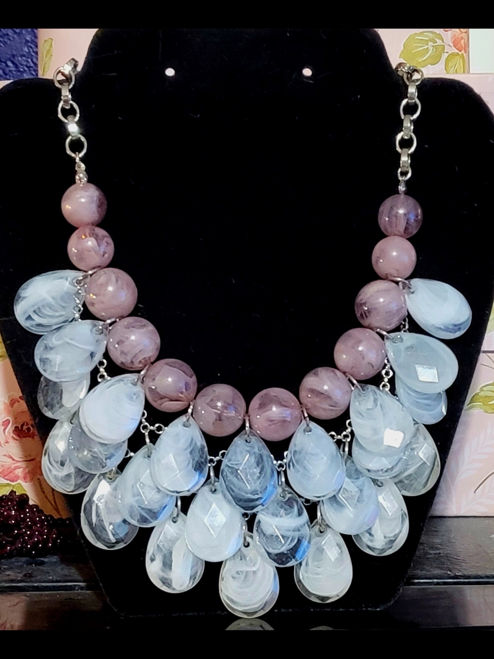 24" Statement Teardrop Bib Necklace in Lavender and White